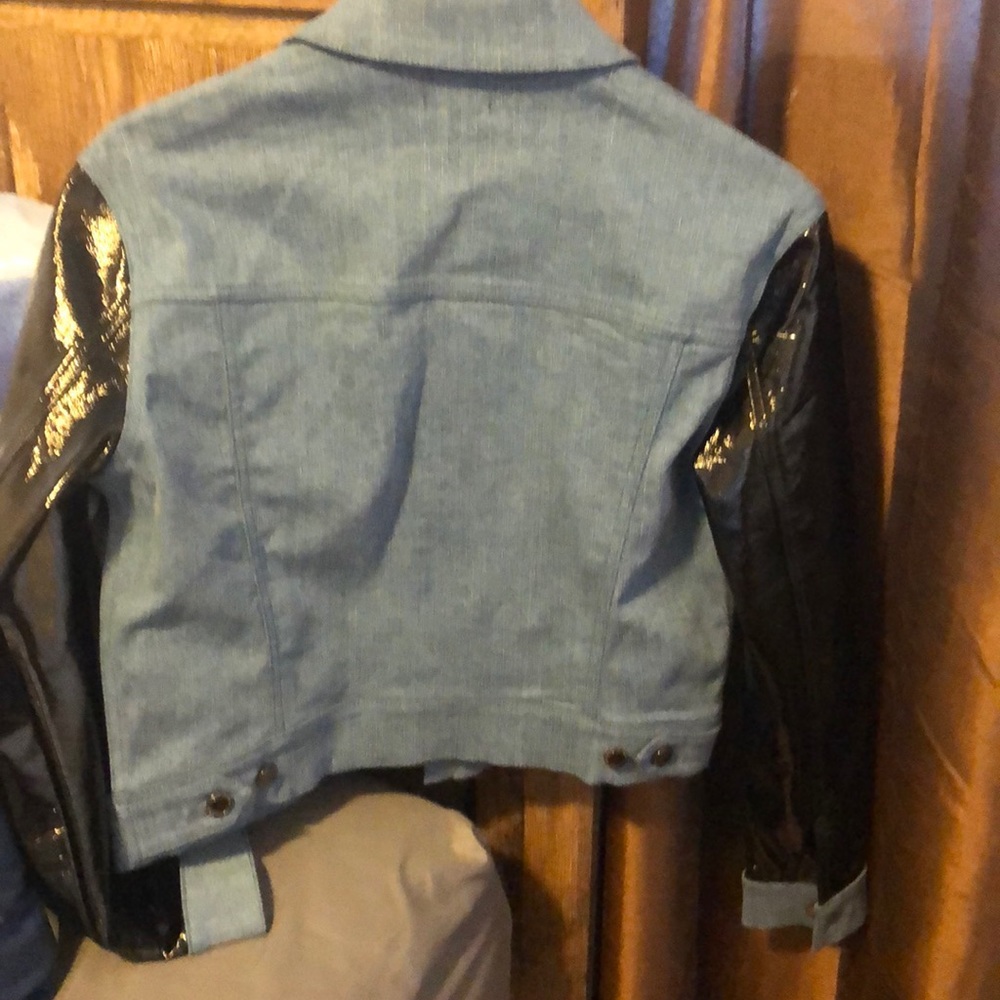Jacket - Picture 2 of 8